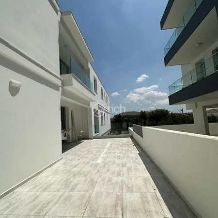 1 Bedroom In Egkomi Makedontissa Near Unic