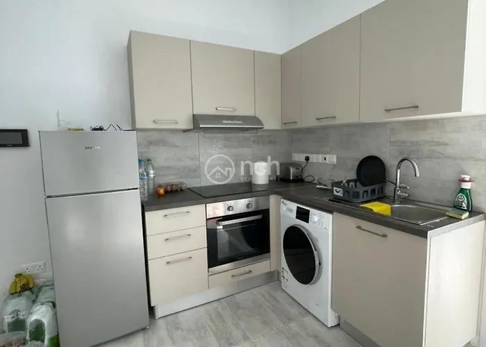 1 Bedroom In Egkomi Makedontissa Near Unic アパート